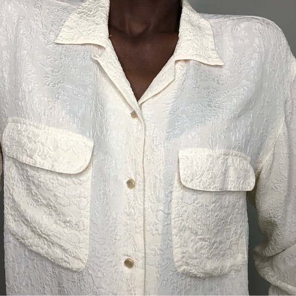 VINTAGE | Cream Textured Silk Front Pocket Blouse - Picture 6 of 7